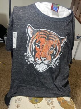 Charcoal Tiger Graphic Tee - Orange & White Print